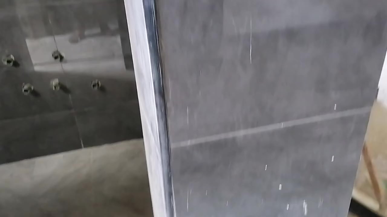 ابو احمد لتغليف السيراميك والبورسلين والكاشي والمرمر والكرانيت وبايات الدرج بجميع  انواعها.  للاستفسار الاتصال على الرقم ***********
