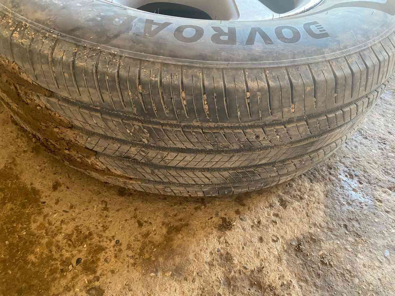 زوج تايرات جديد وزوج ويل كب  مكان ديالى


**إذا كنت صاحب هذا الإعلان وتريد حذفه لأي سبب، رجاءا أرسل رسالة إلى الدعم الفني**
