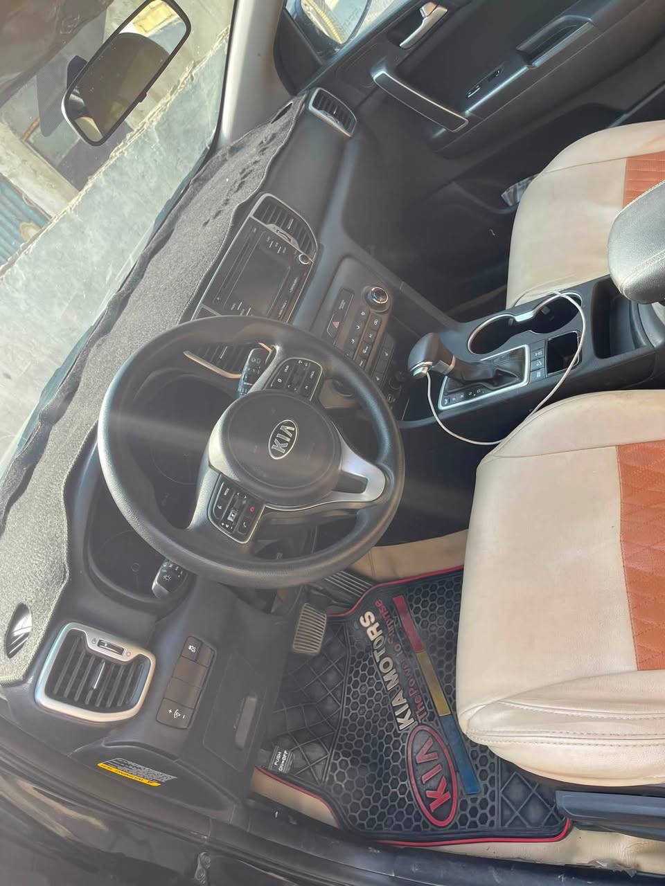 سلام عليكم 
كيا سيورتج ٢٠١٩ وارد كندي حادثها جاملغ خلفي فقط 
بنيد و القمارة طافي لونهن 
بجم كبس ايرباك مكفول 
محرك مكفول ٢٤٠٠ فور ويل gdi 
كير مكفول 
تبريد تدفئة 
تخم تاير 
جاهزة من كلشي 
قطعتين تبريد 
تدفئة كشنات 
حساس بلادي 
كامرة بلادي 
رقم اربيل بأسمي سنوية جديدة 
السعر ١٣٥$ 
مكاني بغداد / الدورة 
***********
