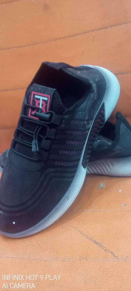 السلام عليكم ورحمة الله وبركاته من رخصة الادمن الاعزاء اليوم وصلتنا بضاعة جديده درجة اولى اترانشوز واحذيه رياضيه بناتي ونسائي ورجالي وشبابي وأحذية اطفال ولادي بناتي وبيبي الاسعار بلاش البلاش احذيه فول اكوالتي طركات طبية نوع فوم الخفيف وصلتنا اسويترات درجة اولى شبابي ورجالي نسائي وبناتي وكذلك توجد بجامة درجة اولى و هاينكات وجواريب بأنواعها وكبوس ولفافات ومصابيح 50واط الكبير اكرستال وكفوف ومتوفر كلشي يمنه ابلاش ورخيص ابلاش ابلاش زوروناوبخدمتكم زبائننا الكرام عنوان بابل حلة السياحي محلة العتايج قرب دكتور علي طارق ابو الاسنان للاستفسار الاتصال على الرقم ***********/*********** اهلاوسلا بكم زبائننا الكرام
