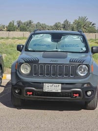 جيب رنجيت ترايل هوك 2017 ماشية 76,000كيلو وليس ميل حادثه جاملغ امامي ج...