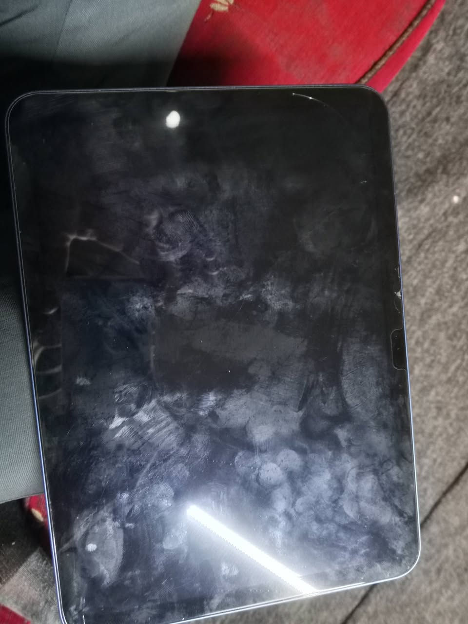 ايباد 11 a16 بطاريه 100 دورات الشحن50 ذاكره128 كامله ملحقات ***********
