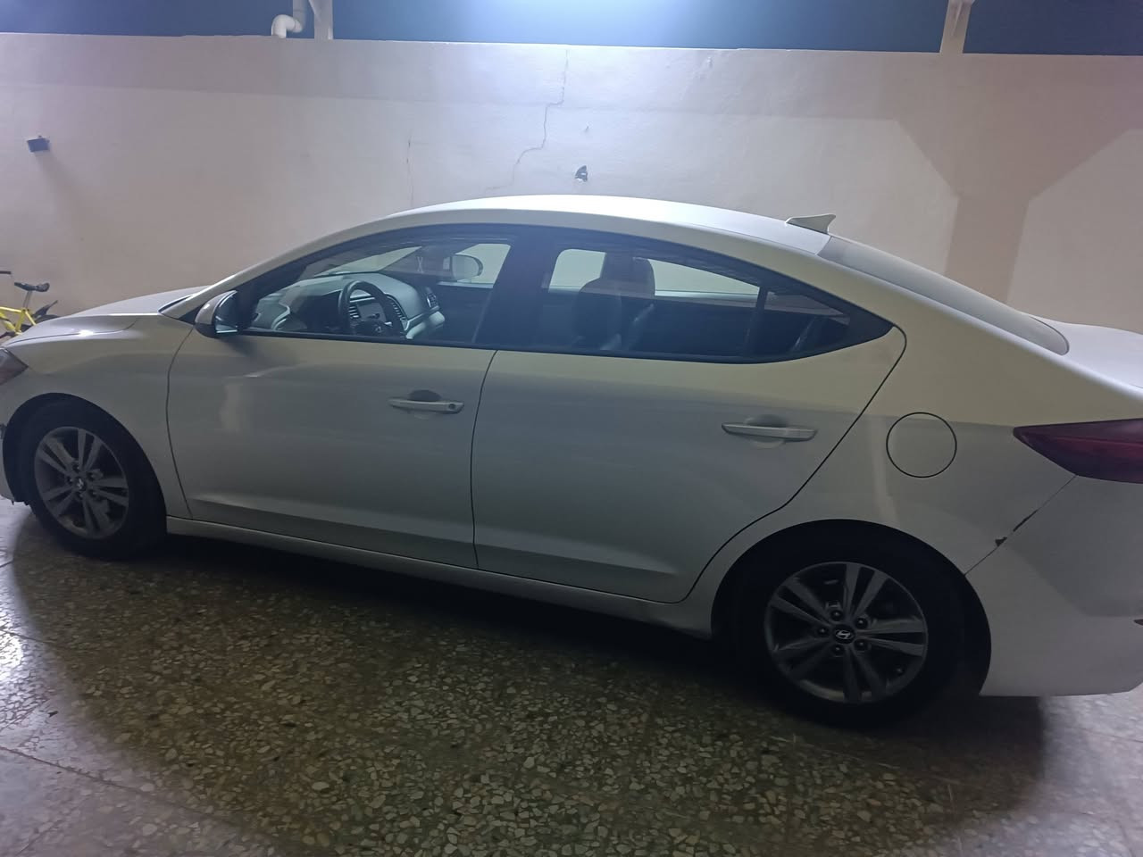 سلام عليكم 
النترا موديل 2018.... السعر 132 بيه مجال 
محرك  وكير مكفولات دوش
كلين عدى الدعميات 
بيه اصبع بارد بخشم البنيد 
سياره بسمي رقم اربيل شرط التحويل 
المواصفات معروفه 
يدات نيكل
شاشه 
مانع انزلاق 
حساس المري الجانبي
سياره مال بيت 
ه‍ ‏‪0773 531 1553‬‏
#النترا
