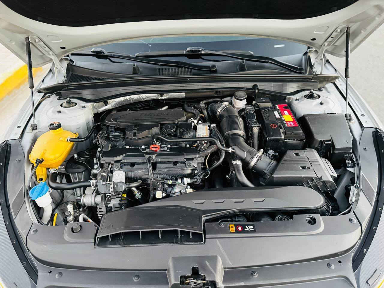 كي فايف 2023 جي تي لاين وارد امريكي كفاله بدون ايرباك ولا صبغ بالبدي
محرك 1.6 تيربو فول مواصفات اللون اسمنتي المرغوب 
ماشي 75 ألف مايل مشي امريكا
سياره جاهزه ومليانه مواصفات ميحتاج اذكرها
السعر 200 بي مجال بسيط
***********
