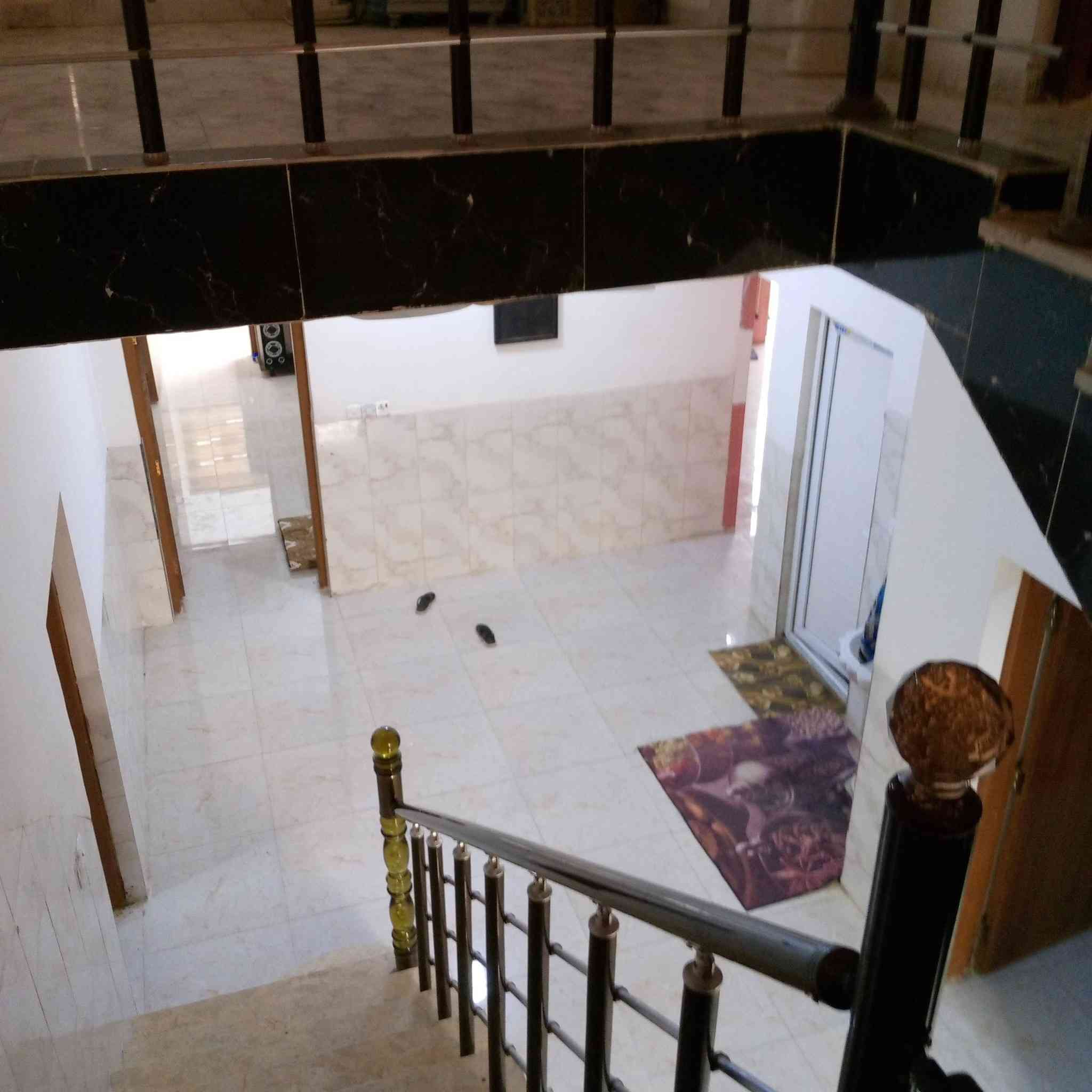 بيت البيع مساحه 300 متر
طاش الاوله رقم الهاتف 
***********
