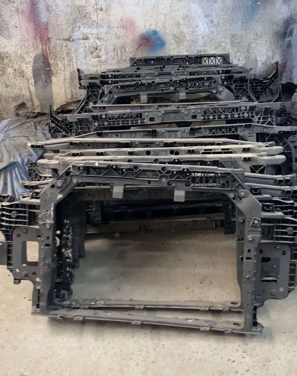 السلام عليكم توفر لدينا جميع الادوات الاحتياطيه للسيارات الكوريه الهايبرد داعاميات لايتات كوري وامريكي بك لايتات انفيرتر محرك كامل و كير  بدنات طرمبه انفيرتر وعقل انفيرتر براكيت راديترات طبكه كامله دينمو كمبريسر تبريد بطاريات ١٢v وبطاريات كامله وعقول بطاريات وجميع ما يخص السيارات الهايبر  محمود العامري ***********
