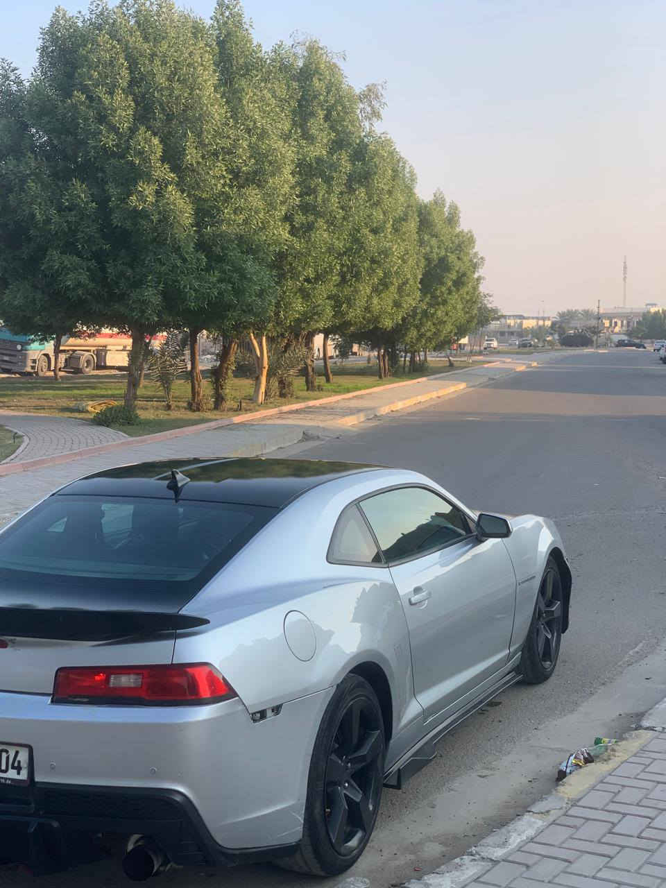 سلام عليكم
كمارو 2015
بجم محدث 
السياره كلش نظيفه 
محرك 6 سلندر 
لون سلفر 
تشغيل عن بعد 
كراسي كهرباء
تحكمات ستيرن 
شاشه 
صدر امامي خلفي نظيف 
سستم صوت 
شفتات سرعه 
ويل ٢٠
بجم زنون 
حادث السياره جاملغ امامي ايمن وجاملغ خلفي ايمن بدون دواخل 
مكان السياره: بغداد الدوره
سعر : 115 ورقه
الرقم: ***********
