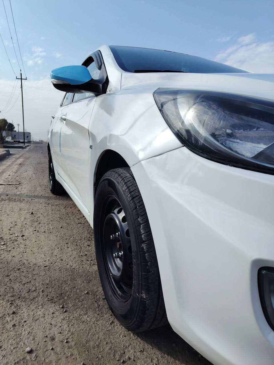 السلام عليكم للبيع اكسنت ٢٠١٢ خليجي  فول مواصفات مكينة كير تخم تاير وصدر وكهربائيات وتبريد كلة كفاله مكينة ١٦٠٠ دبل قطرة غرفة جديدة بيه صبغ جاملغ وبنيد جهة الراكب بدون دواخل المكان بغداد البياع السعر ٩٠ وبيه مجال قليل / للاتصال ***********
