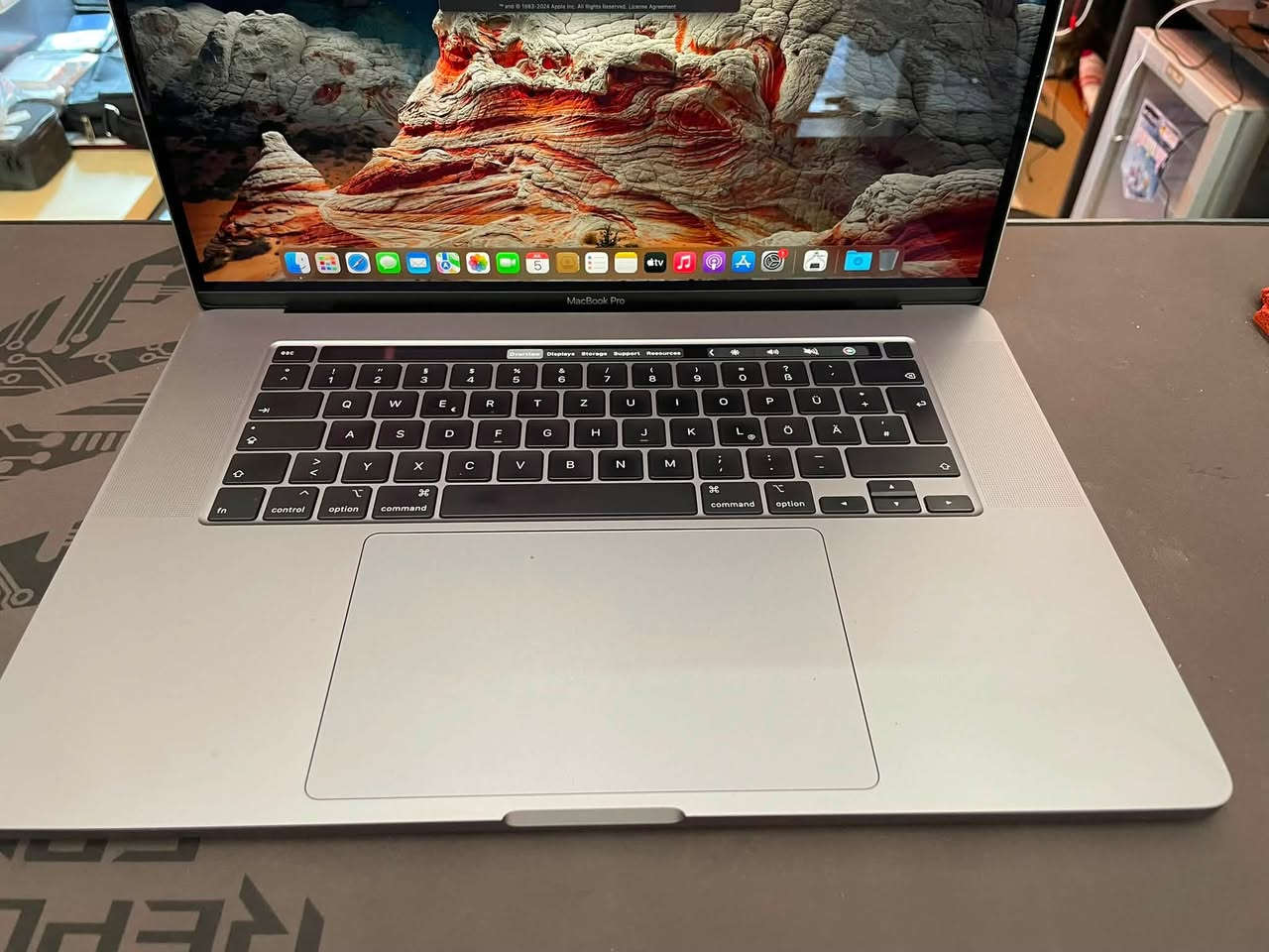 MacBook Pro 💻 16-inch 2019
Intel i7
16 GB
UHD Graphics 630 
512 GB

550$ 

iCloud bypass 

*********** 📱
