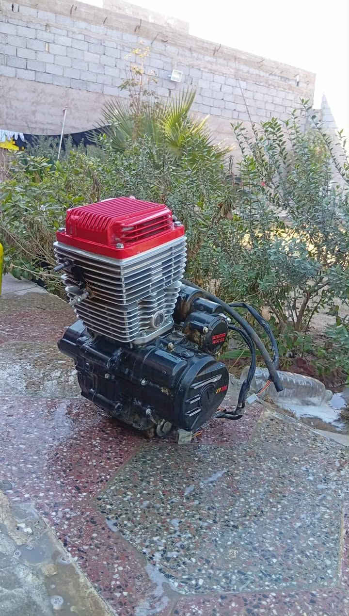 سلام عليكم محرك ميتين برغي ما مفتوح بي ودبلات تسعين مابيهن عواج ابد ***********
