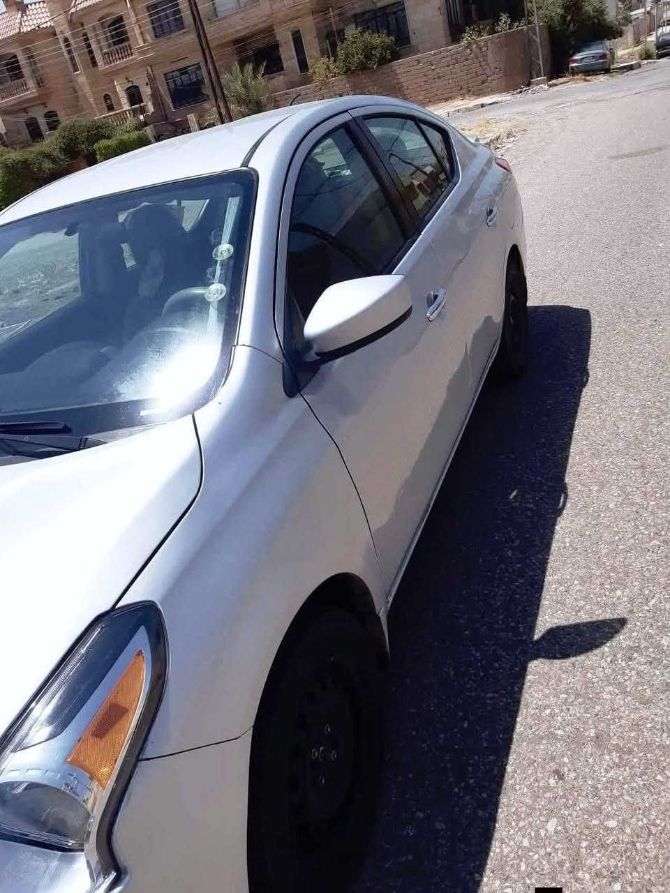 السلام عليكم نيسان فيرسا 2017
اقساط فقط اقساط فقط 
مقدمه 55 بل شهر 200دولار 
السعر الكلي 125 ورقة 

تفاصيل السياره بيها جاملغ وبوند 
وبيها قطعتين كلير فقط 
السياره بيها نقص طخم امامي انتا تستلم سياره جاهزة وكاملة 
مابيها كابون 
للتواصل 
***********
***********
