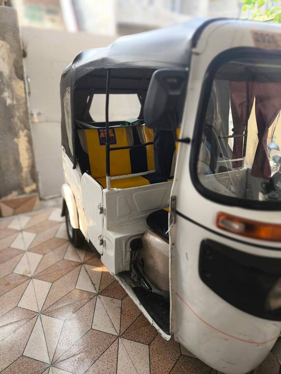 السلام عليك
تكتك للبيع فول ومكفول دينار ما تصرف عليه مال شغل بوجهك

تكتك لون ابيض موديل٢١ رقم انكليزي ديالى دوشمه جديده وبرده جديده جامه جديده 
تشغل نكره سلف
 بأي وقت فجر ضهر ليل 
مكاني ديالى بعقوبة التحرير
الرقم *********** شراي اتصل
