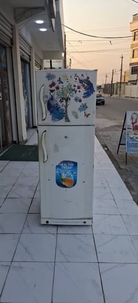 مرحبآ ثلاجة ماركة كونكورد حجم 18 قدم جبيرة شغالة وظمان بشغلهة نظافتهة ...