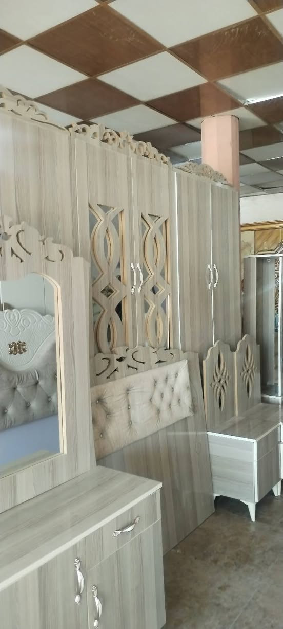 غرفه نوم تركي مقطع ٣ قطع يعني كل بابين وحد مع كنفيره لوك مع تلفزيون بلازمه حجم ٤٢ جنرال لوووك جلولاء مدخل سيطرت المعسكر هاتف *********** وات ساب متواجد ملاحضه علما نشتري مستعمل ونراوس كل شيء خناقين, ديالى
