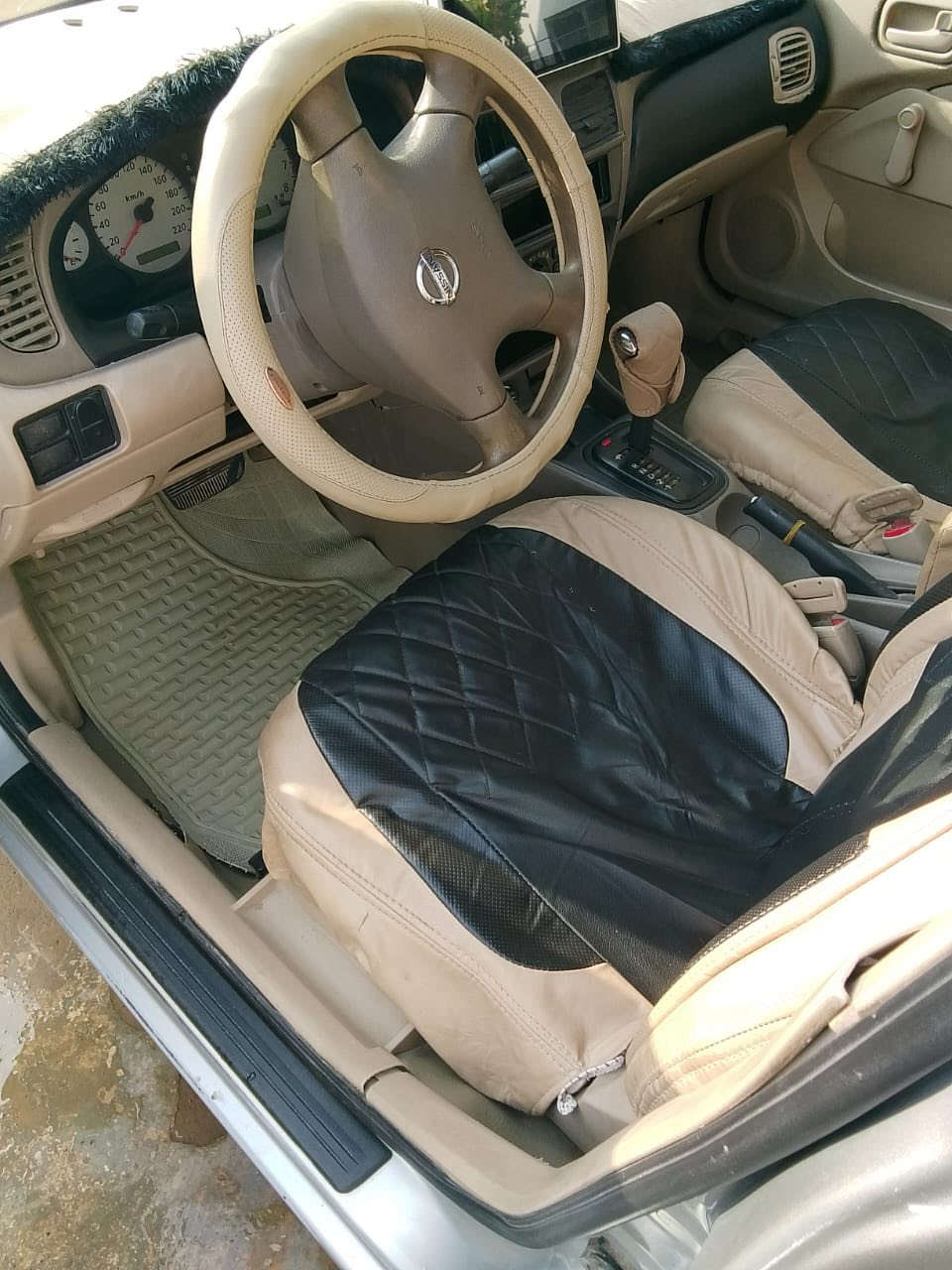 السلام عليكم نيسان موديل 2005كفاله من الصبغ الماكينه بشرط كير تماتيك شرط التحويل والغرامات السعر85. ***********
