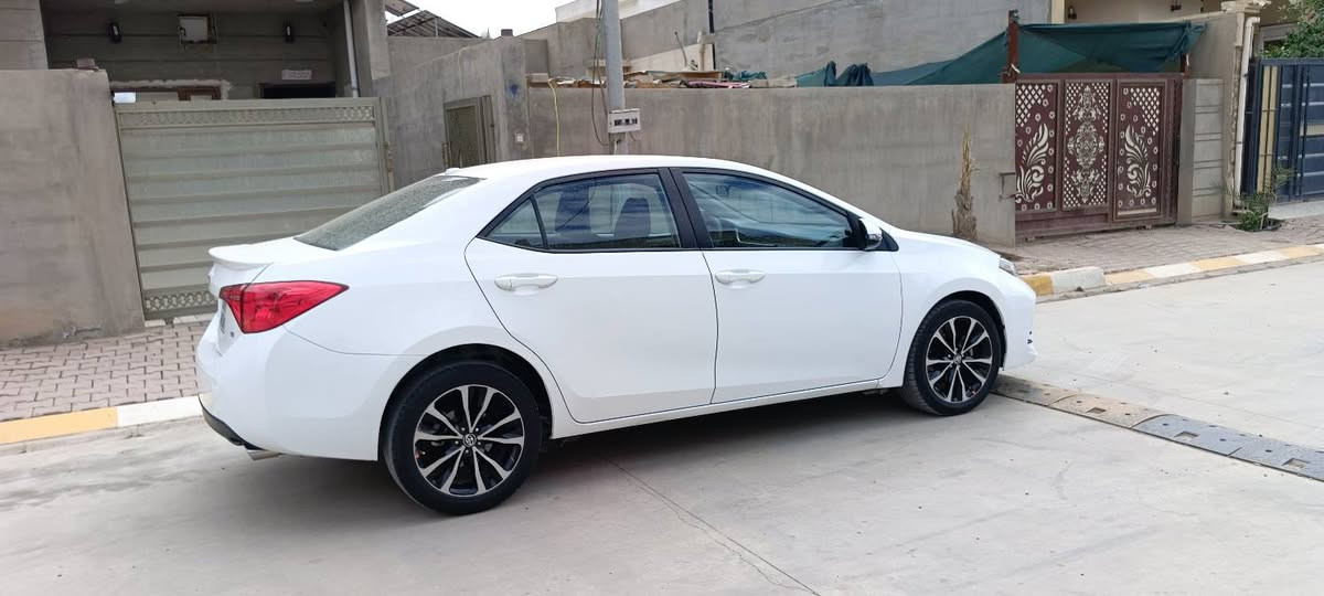 السلام عليكم للبيع تويوتا كورلا مديل 17 مواصفات Se  حادثة بنيد تبديل وباب الخلفي صبغ بدون دواخل كير محرك شرط  ماشيه 140 مكاني كركوك سعرها 143 مجال بسيط ***********
