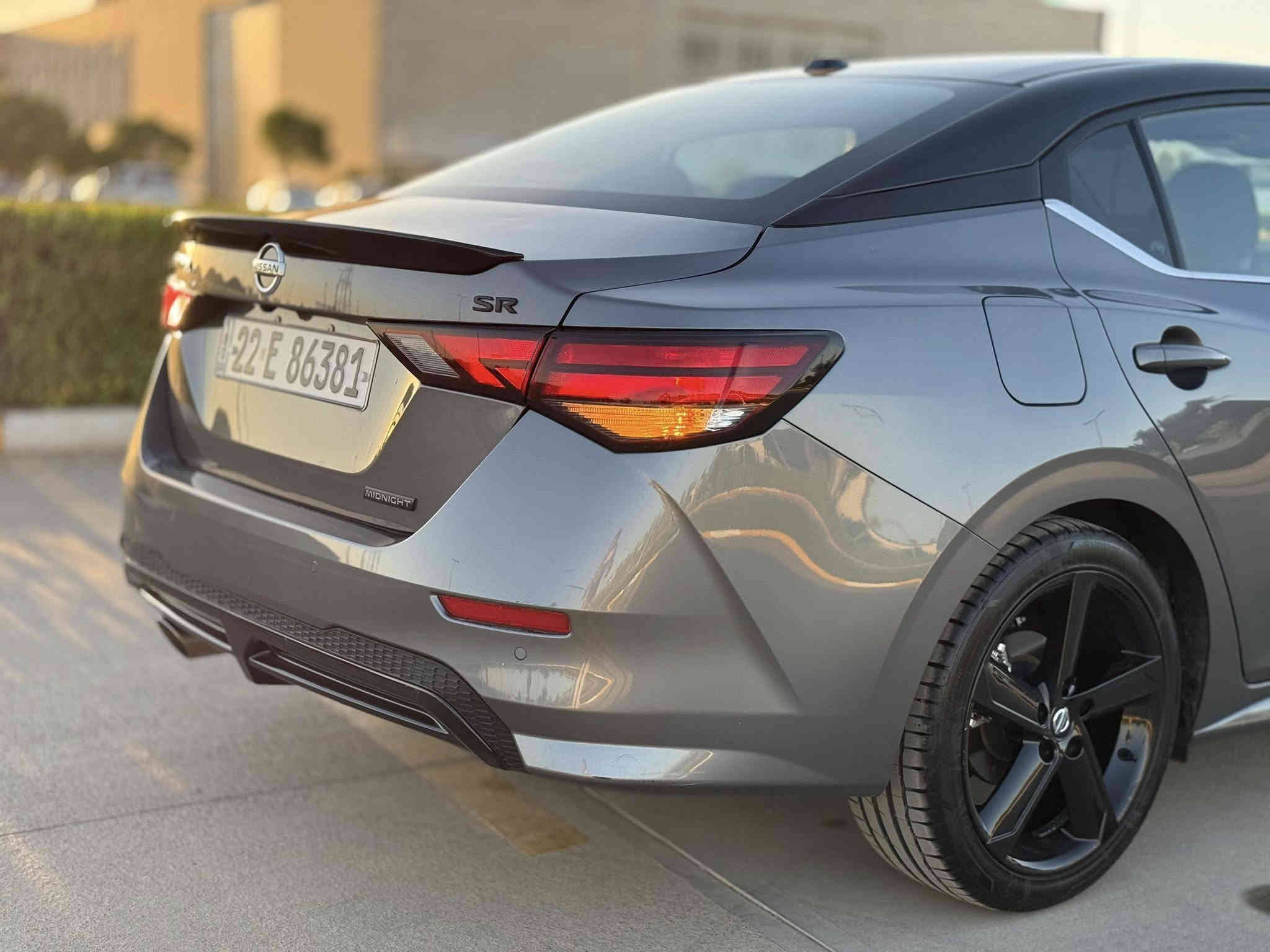 نيسان سنترا SR2023 (توكلر midnight ) 🚘
الموديل: 2023
الصنف: SR MIDNIGHT 
المحرك: 2000cc – بنزين – 4 سلندر
الوارد: أمريكي ✅ ( صبغ  شبر في جاملغ امامي اليمين وبنيد مبدل بلادي بدون صبغ )

✅ جميع الأيرباكات أصلية ✅ (شرط الفحص)

ملاحظة: تخم تاير جديد هونكوك وباتري

 • رقم الشاصي: 3N1AB8DV4PY223907

 • اللون الخارجي: نفطي
 • اللون الداخلي: شمواه أسود 
 • عداد: 11000 ميل

⸻

السعر 💰15900 $ (159$ )

قابل للتفاوض بعد المعاينة فقط – لا يوجد تفاوض عبر الهاتف

⸻

المواصفات ⭐
               • سقف اسود بلادي midnight 
 • تشغيل بصمة + بصمة أبواب
       ٠ تشغيل عن بعد
 • شاشة وسطية مع نظام أبل كار بلاي
 • كاميرا خلفية + كاميرا أمامية (مساعدة الحفاظ على المسار)
 • رادار خلفي للوقوف المفاجئ
 • حساسات جانبية في المرايا
 • نظام تحديد مسرب + قيادة شبه ذاتية
 • مثبت سرعة + تحكم ستيرن
 • بلوتوث
 • حجر بيئة بلادي
 • ويل كاب SR 
      • ضو امامي وكشاف زنون اصلي
⸻

📍 موقع السيارة: أربيل
📞 للاستفسار: *********** (اتصال / واتساب / فايبر)
