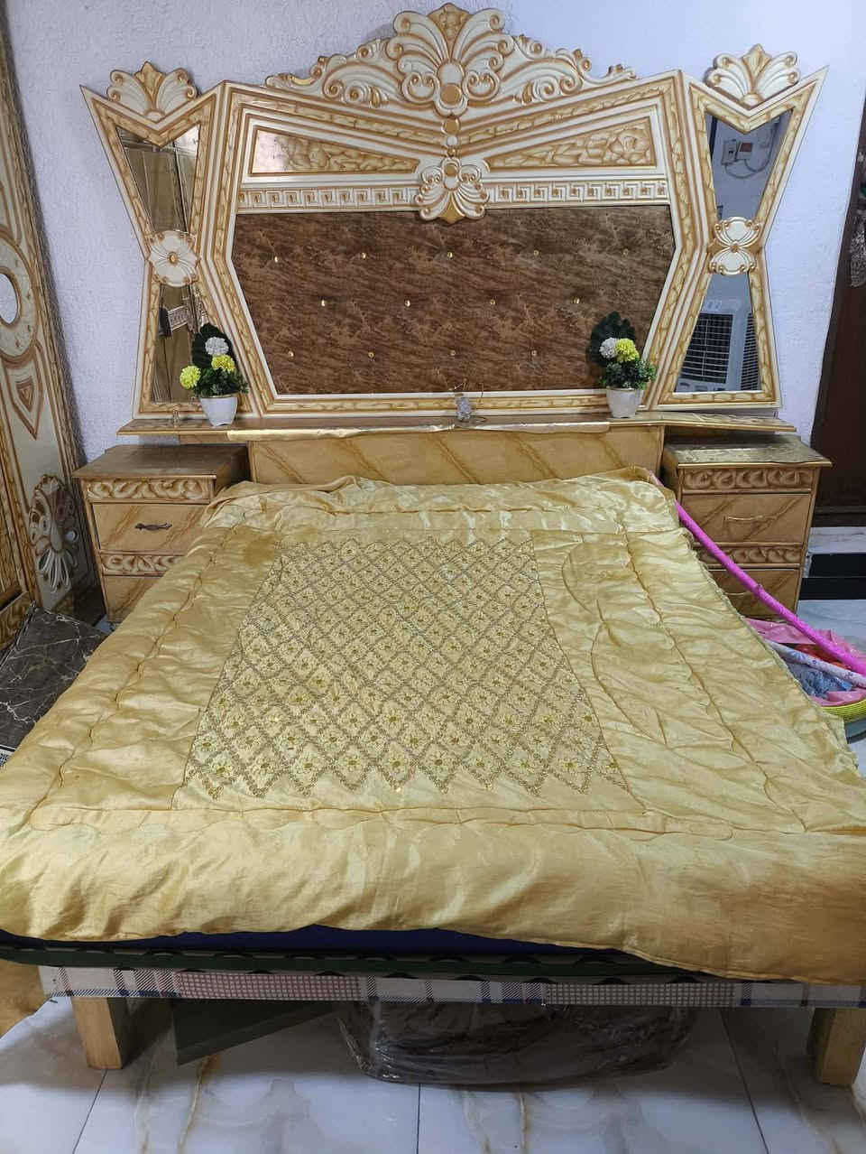 سلامون عليكم غرف نوم مستعمل البيع في كربلاء بيع مستعجل  الغرف نضيفه ***********اتصل عل  هاذي الرقم
