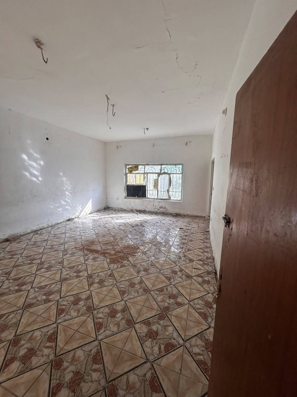 دار للإيجار العسكري الاول 

استقابل - مطبخ - صحيات - كراج - غرفتين - صاله
كراج حديقه 
⁨ ⁨ 
🔵إيجاره ٤٥٠مجال بسيط

سجاد الشمري للاستثمار العقاري 🔵
***********
مرجعة  طيبه للاستثمار العقاري تقاطع النسر
