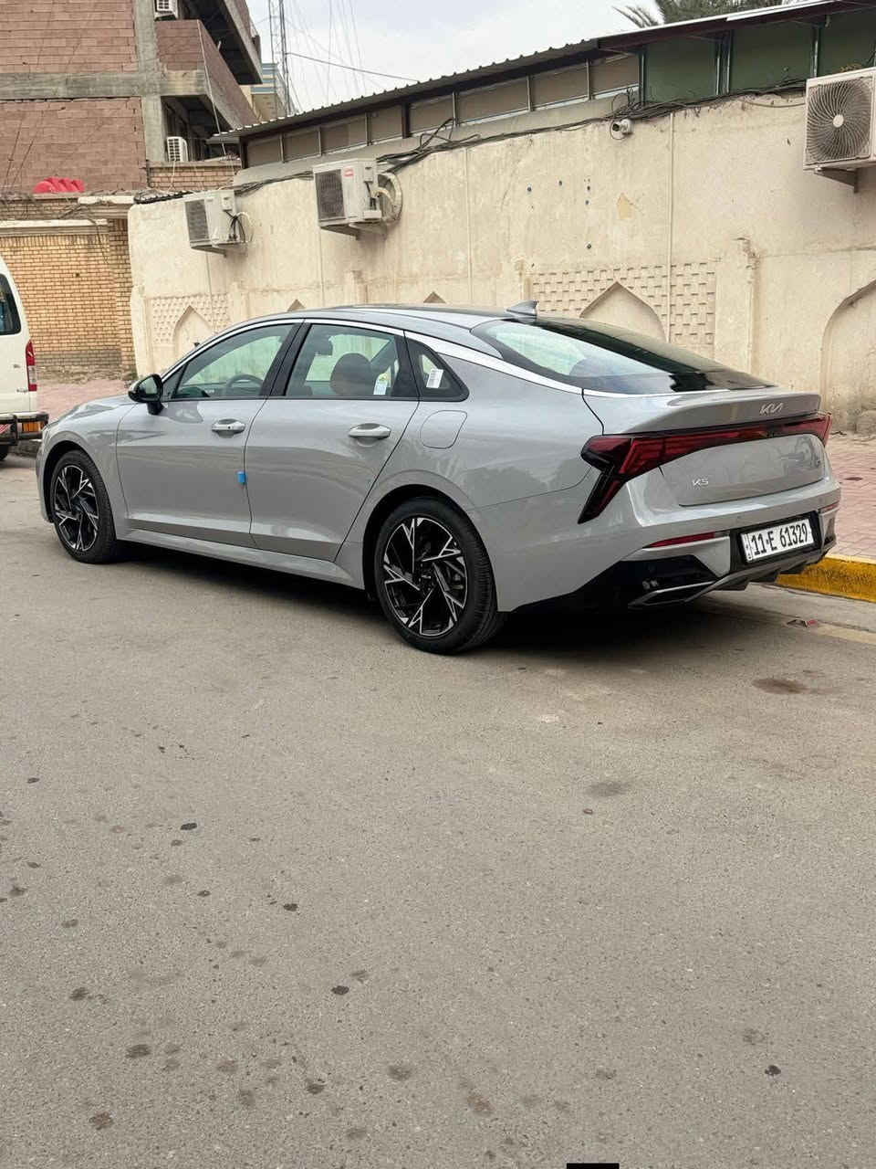 🔥 فرصة مميزة للبيع 🔥

كي فايف موديل 2024
محرك 2000 هايبرد سي سي اقتصادي وقوي

✨ المواصفات:• كار بلاي (Apple CarPlay)• شاشة كبيرة متصلة•
 كاميرا 360 درجة•
 داتا شو•
 مقاعد جلد فاخرة•
 مقاعد تدفئة وتبريد•
 قير أوتوماتيك 8 سرعات•
 بصمة تشغيل + بصمة أبواب•
 إضاءة ترحيبية•
 سايد بريك بصمة•
 Auto Hold• نظام موس للتحكم•
 مواصفات كثيرة جداً

💎 سيارة فخمة – نظيفة – جاهزة للاستخدام

📸 الصور توضح التفاصيل أكثر

📞 للاستفسار: *********** رقم بي واتساب مكان سياره الأعظمية بغداد, العراق
