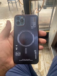 ايفون 11 برو ماكس مبدل شاشه اصليه وضهر مكسور  ذاكره 256  شحنه زين ميصر...