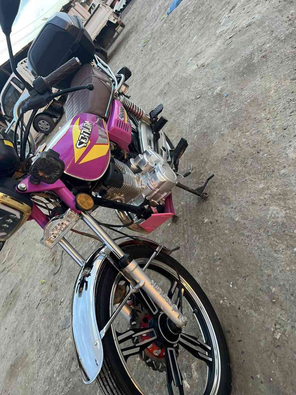 سلام عليكم للبيع فقط سفانه موديل 24/سونك

اوراق اصولي الدراجه كدام عينك وبعد احلا 

من الصور مكاني بابل جبله السعر ***********
