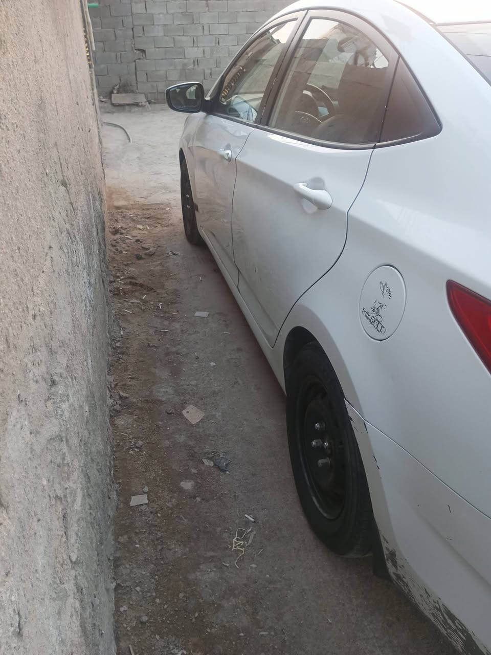 موديل 12 محرك 1600 با اسمي رقم إنكليزي بصره بيها بس هذني الكدام العين مابيها شي بعد محرك نفخه بسيطه 72 وبيها مجال ***********
