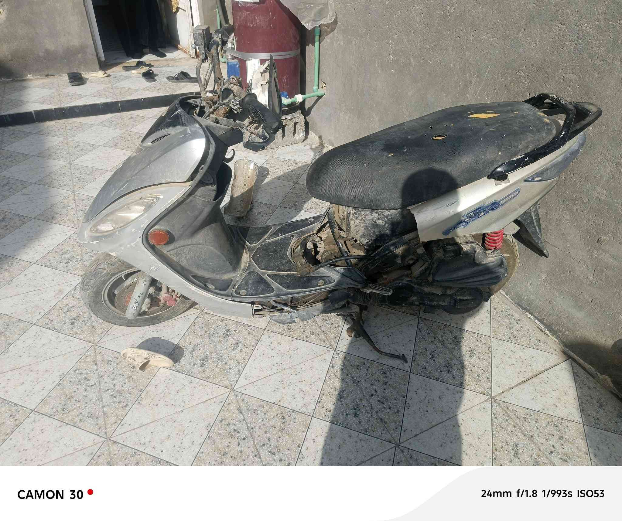 السلام عليكم جي فور للبيع ابيعك كوم حديد ب ١٢٥ وبيهه مجال ***********
