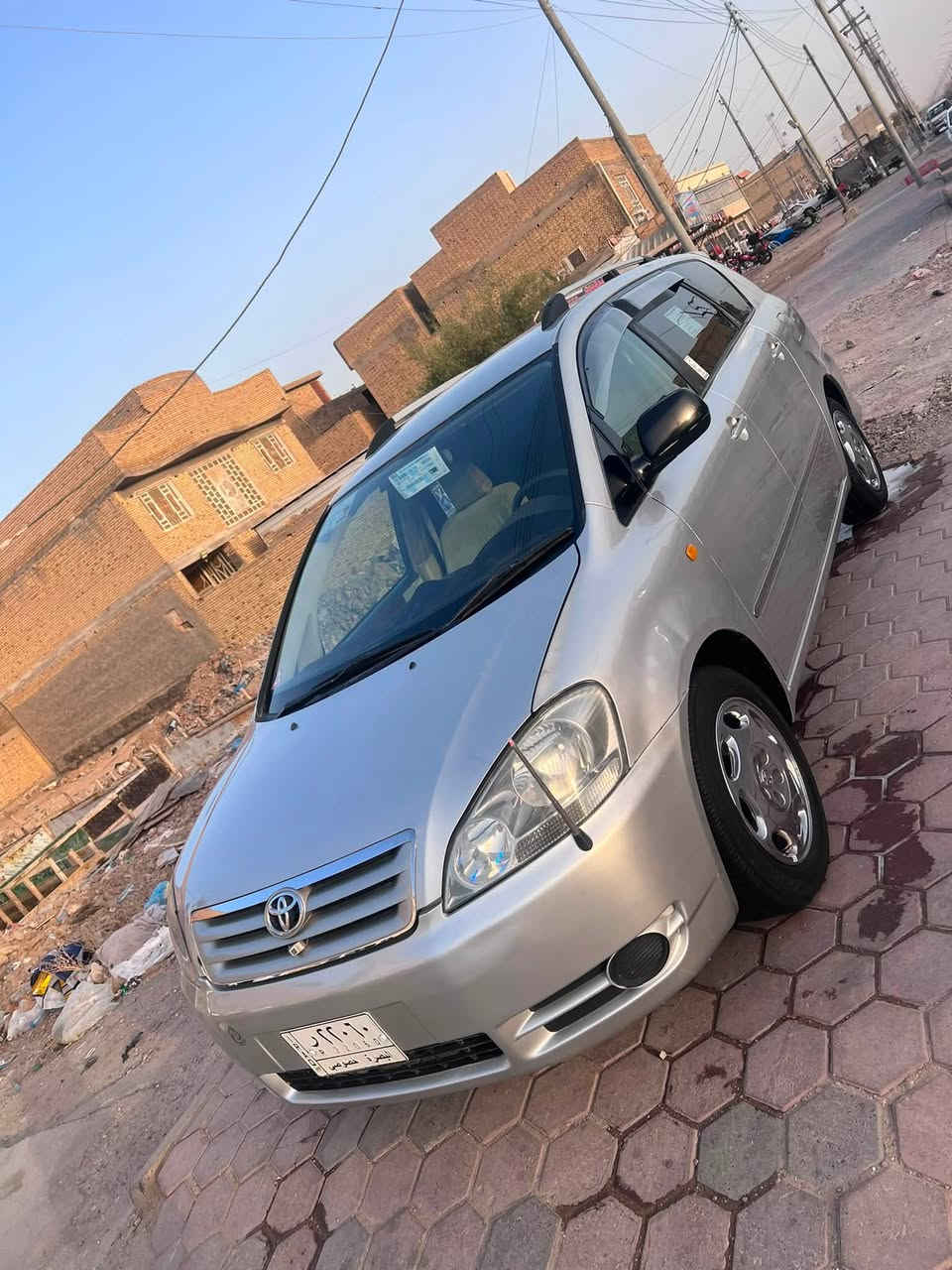 سلام عليكم ابصم موديل 2002 اصل مكفوله من الضربه وصبغ ماعده رشات بصيطه فقط كير محرك جديد كهربائيات كله شغاله مسجل شاشه تاب كامره خلفيه سنتر ريموت 
تبريد 3قطع 7راكب غرف جديده دواخل عسلي 
تخم تاير جديد ويلكب جديد ستيل لايت زنون 
سنويه 2027 مشروع وطني تحويل مباشر 
السعر 115 رقم ت ***********
