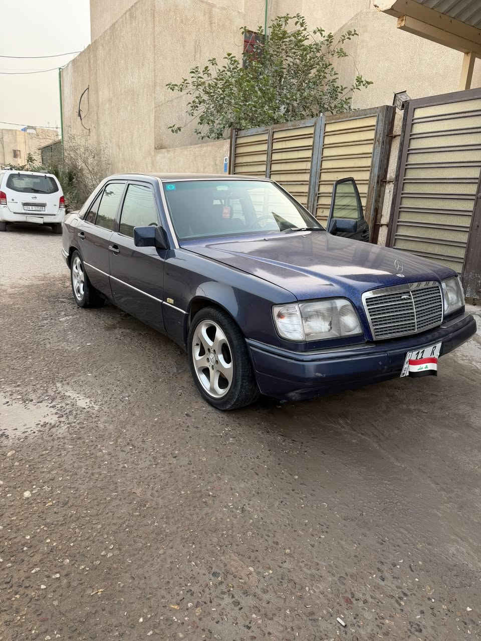 مارسدس بيبي شبح موديل 1993
رقم الانكليزي سنويه ل 2030 تحويل ثاني يوم رقم بغداد
 فتحة سقف مكينه vvti 2.5 مكينه كفاله تنقيص وتبخير صافيه جديده وكير مكفول نواقصها حداده خلفيه يرادلها ترتيب فقط الباقي كله شغال تبريد كهربائيات كلشي
السعر 65 مكاني بصره
***********
