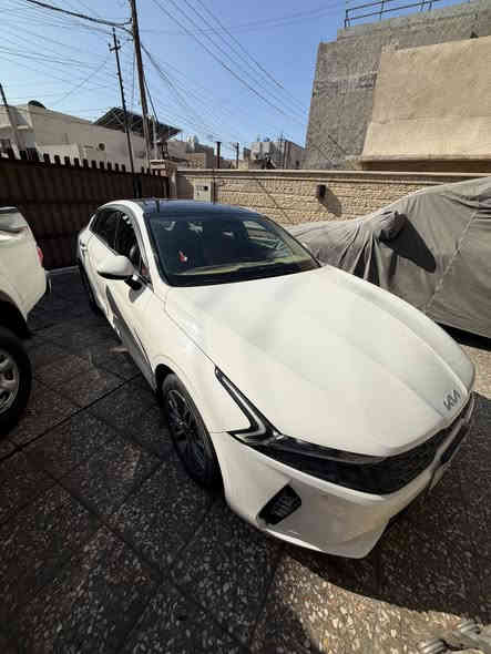 السلام عليكم k5 خليجي للبيع موديل 2022 مواصفات فول 1/1 بصمة وتشغل عن بعد وبانوراما  كشنات جلد كهرباء تدفئة كشنات لايت وبك لايت لد على طول البك لايت شاشة كبيرة تدعم ابل كار بلي 5وضعيات قيادة السيارة بيها طخة خفيفة ومصلحة باب عكس السايق بدون فتح وبدون دواخل السيارة جديدة بمعنى الكلمة ومناقصها اي شي ماشية 77000 أربيل باسم شركة تريد تحويل أو وكالة ماكو مشكلة السعر 212$ وبيها مجال مكاني بغداد/ الدورة للاستفسار ***********
