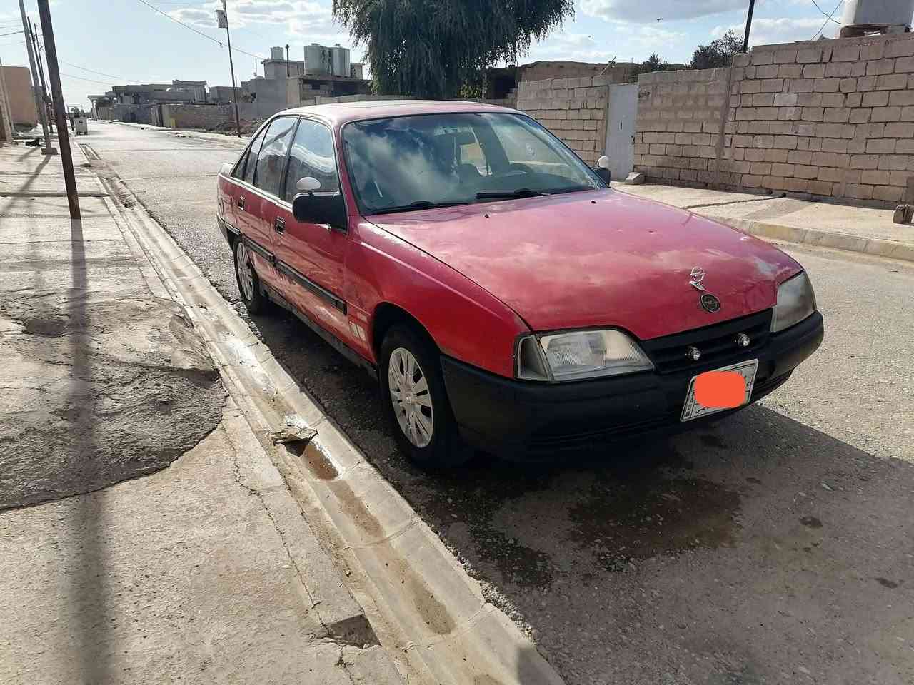 السلام عليكم 
اوميكا نضيفه 
للبيع 
السياره رقم ديالى مشروع وطني ٢٩ مكان السيارة الحويجه ناحيه الرياض الموديل ٨٨ 
الشراي يتصل***********
