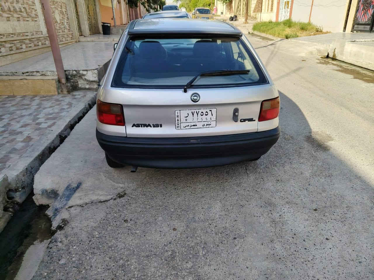 اوبل استره 16 موديل 93رقم نينوى مسطره بدون ضربه وبدون طخه السياره فقط مصبوغه جماليه بسمي تخم تايرات جديد مكينه وكير شرط كير عادي السعر 51وبيهه مجال ***********(***********
