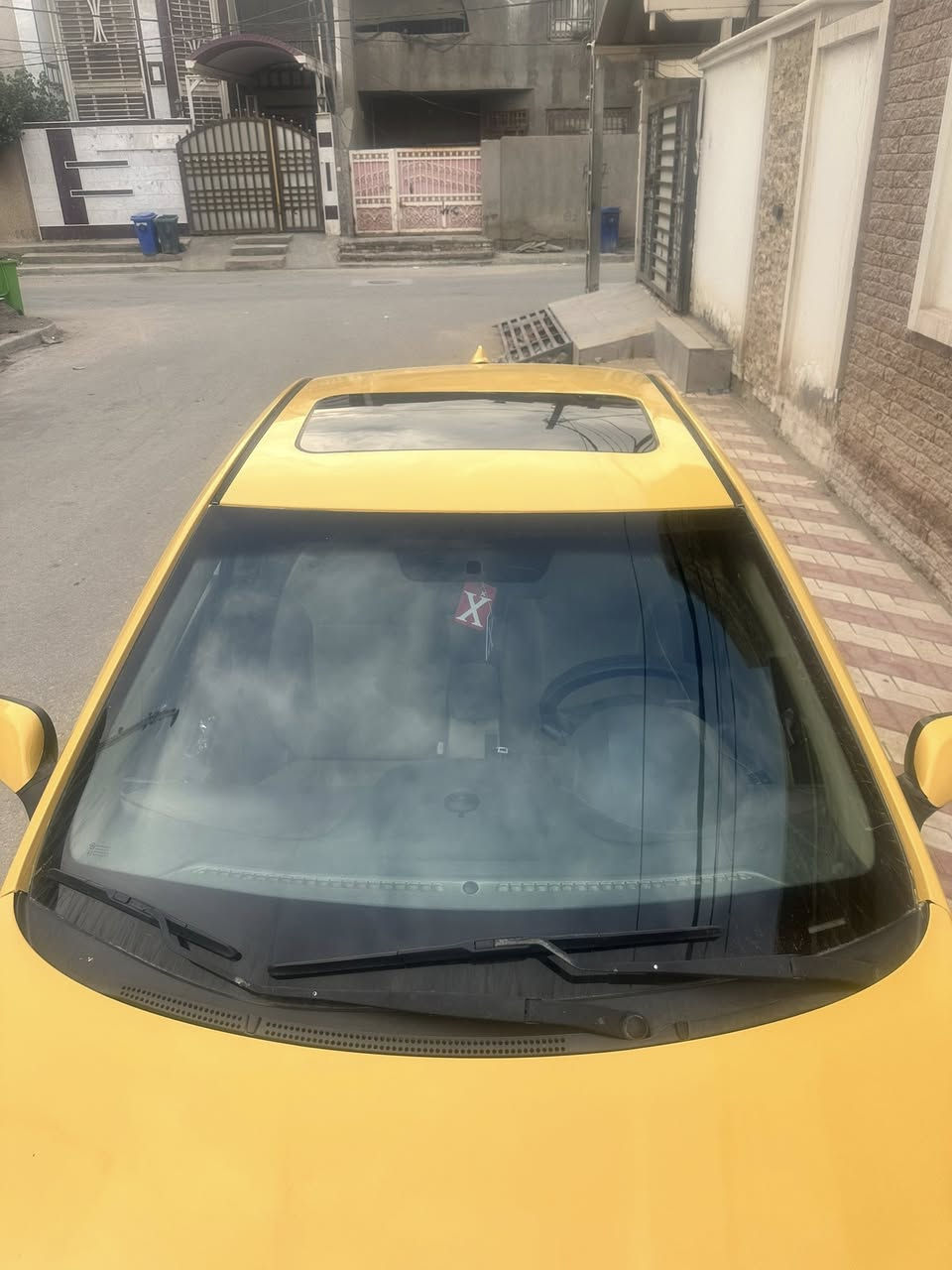 اكسنت موديل 2012 خليجي محرك دوش1600 المرغوب محرك و كير مكفولات حدادية و تخم تايرات جدد فتحة سقف و اشارة بالمري و شاشة و كامره و لايت زنون بيها الجاملغ الخلفي مبدل  السعر 76 و بيها مجال ***********
