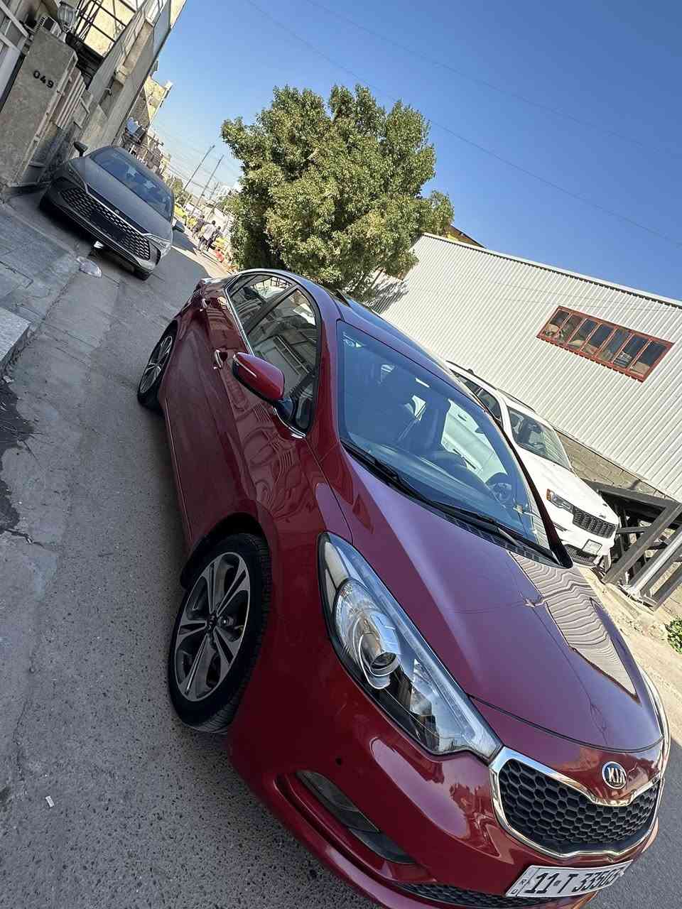 سيارتو 2016مكينه1600 سياره جديده مناقصها أي شي وره باب السائق بيها صبغ ربع الباب متواجد فقط على رقم الهاتف***********
