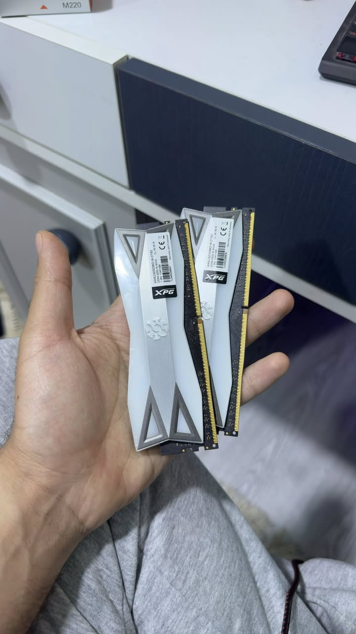 رامات  16GB DDR4 xpg
قيم واخذ


**إذا كنت صاحب هذا الإعلان وتريد حذفه لأي سبب، رجاءا أرسل رسالة إلى الدعم الفني**