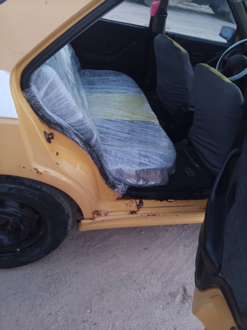 إسلام عليكم سياره بيجو بارص موديل 12  مكينه وكير انضاف كشرته نفس ما واضحه بصور  السياره رقم احمر  
مكان البصره الزبير للاستفسار اكثر ***********
