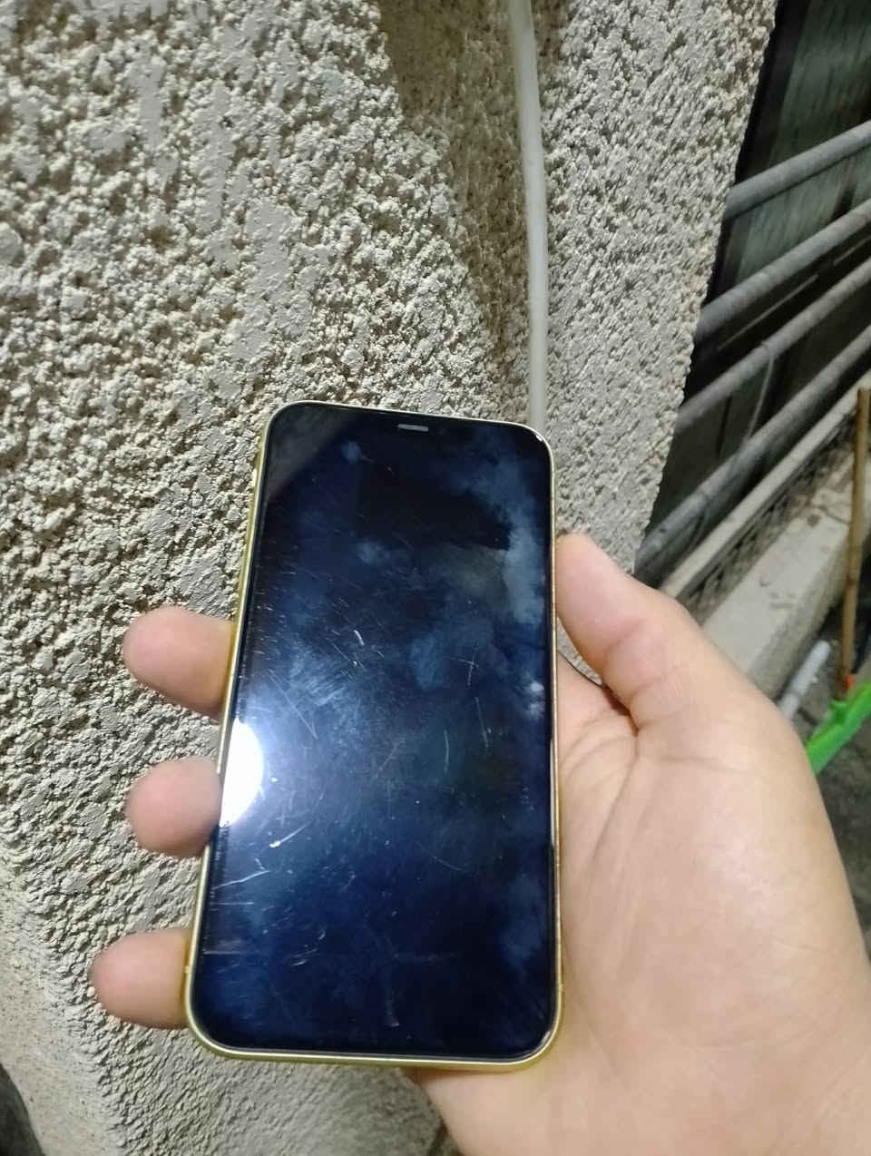 السلام عليكم ١١  للبيع
بطاريه ٨٧ بلاد 
ضهر مفطر 
شاشه شويه بيها شخوط بس مابيها شي لان ما خاله لزكه 
ذاكره ١٢٨ فحص الحاسبه اول ما اخذته بالصور 
مكاني بغداد 
***********
سعره ٢٠٥ وبي مجال
