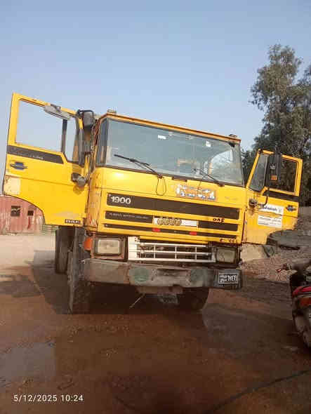 سلام عليكم عندي لوري زوزه لبيع نضاف مناسبات ثنينه 75ورقه بيهن مجال ***********
