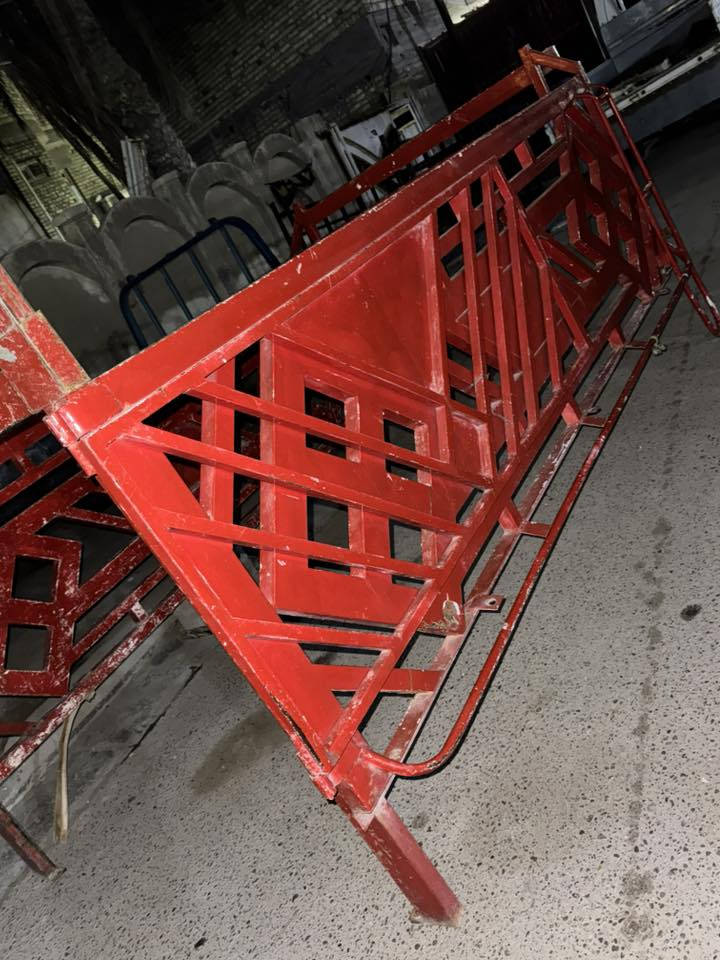 محجر مال كيا بنكو 7 جنكال  
السعر 225 ، ومحجر الأسود مال كيا  7 جنكال يرهم ع الفونتيره او ام عيون السعر 200.   العنوان بغداد البلديات  
الهاتف ***********
