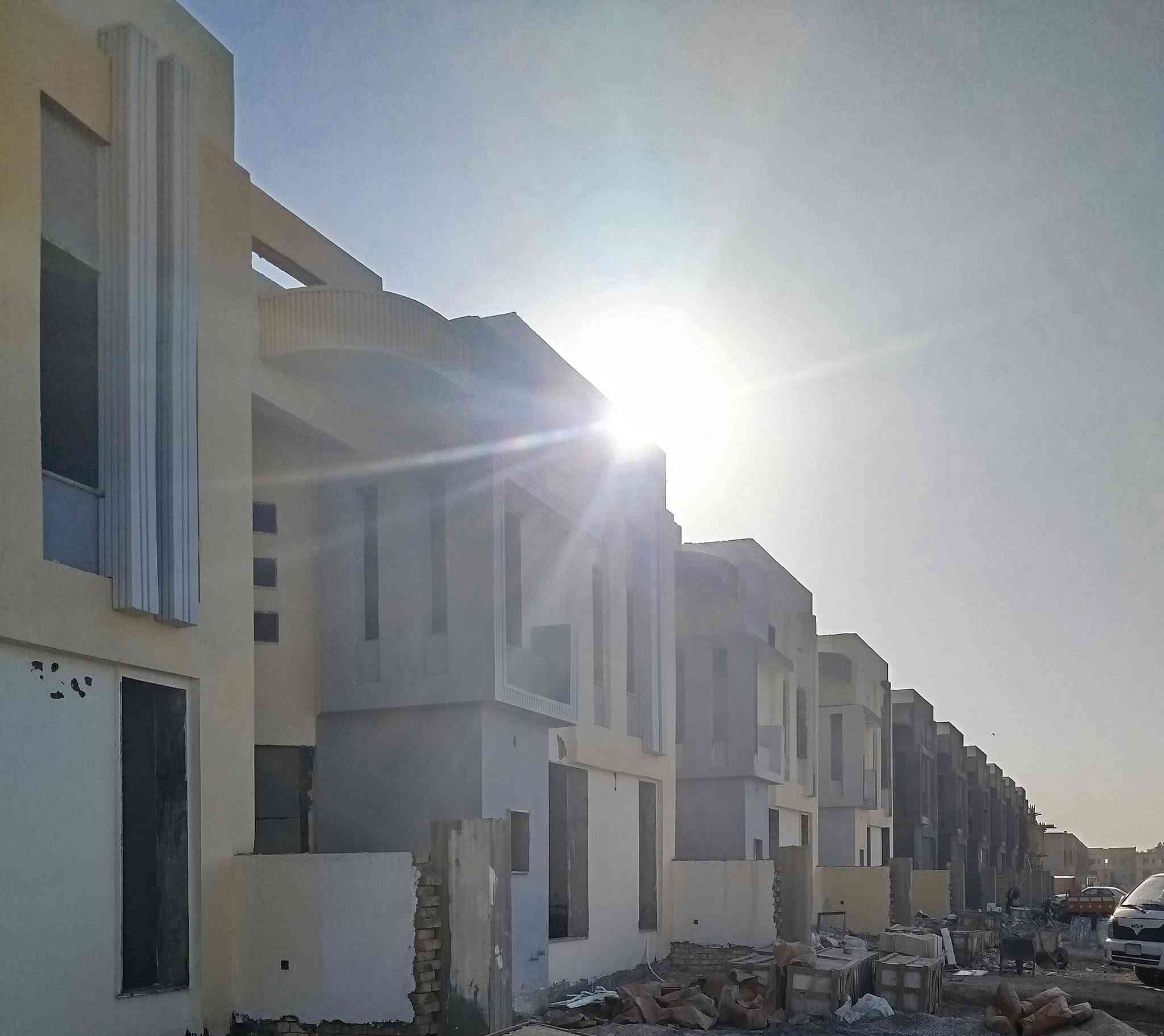 دار للبيع في مجمع الدره الأطباء العنوان مقابل مديرية التربيه الجديده
كونكريت مسلح ٢٠٠ متر طابو صرف طابقين الطابق الأول غرفه وصاله واستقبال وصحيات خارجيه وداخليه وصحيات مدخل الاستقبال منور عدد٢ حديقه كراج سياره الطابق الثاني ثلاثة غرف نوم وصاله وصحيات مقدمه ٥٠ والباقي على الاقصاد الشهري  للاستفسار الاتصال على الرقم ***********
