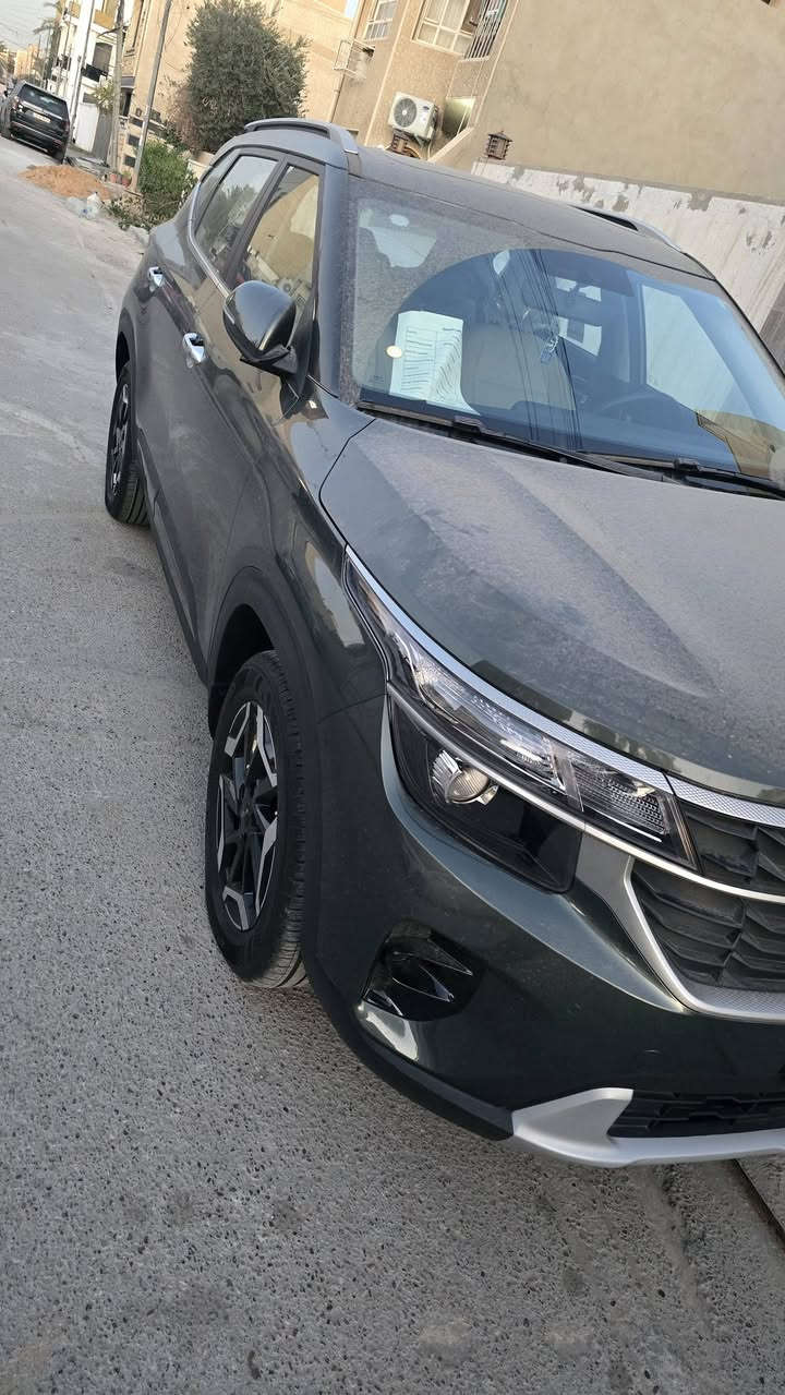 كشنات جلد ابيض كهرباء
كشنات تدفئه تبريد 
تحكمات ستيرن جهتين مثبت سرعه
سايد بريك دكمه اوتو هولد 
دشبول شاشه متصل 
دخول ذكي تشغيل عن بعد بصمه
السياره رقم بغداد بسمي تحويل مباشر  زيرو كفاله عامه ماشيه ٤٠٠كيلو فقط زيرو كفاله من الرصعه وبيها اربع تبديلات دهن من الشركه مجانيه مكان السياره زيونه للاستفسار 
***********
***********
