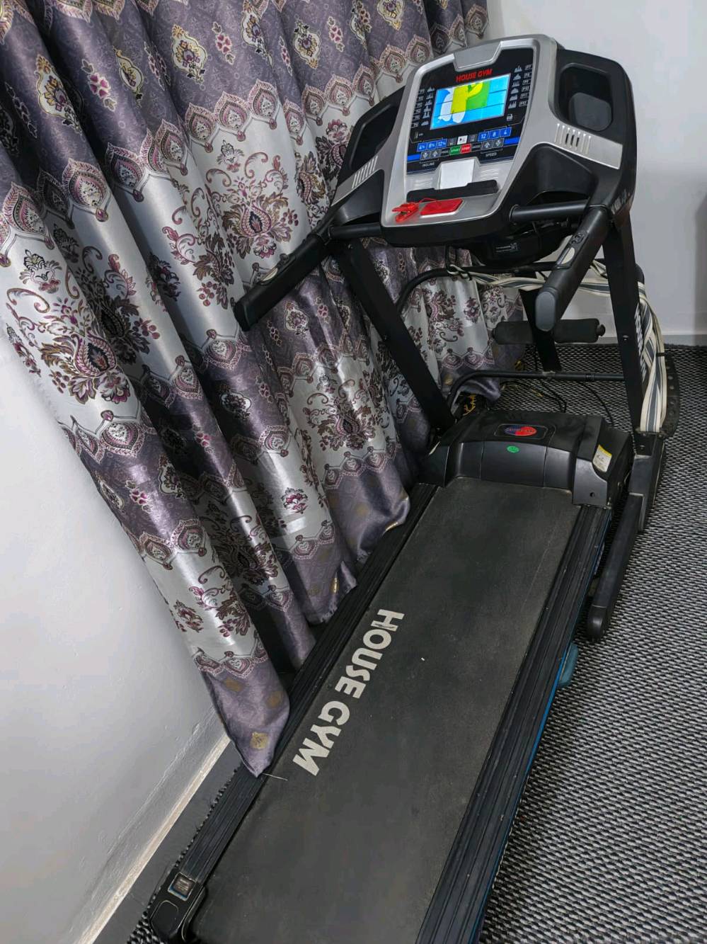 بغداد ابو غريب شارع السكلات جهاز ركض كامل المستلزمات بي مجال تواصل واتساب فقط