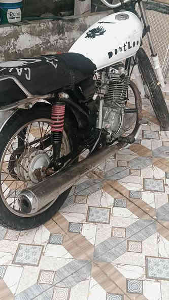 دراجه مال شغل للبيع 
بيها رقم شاصي بس بلي اوراق
شغل هندر واطلع 
الشراي يتصل ويتدلل 
250 وبيها مجال للشراي مكاني قضاء المدينه
‭+٩٦٤ ٧٧٧ ٣٧٨ ٨٧٧٨‬
