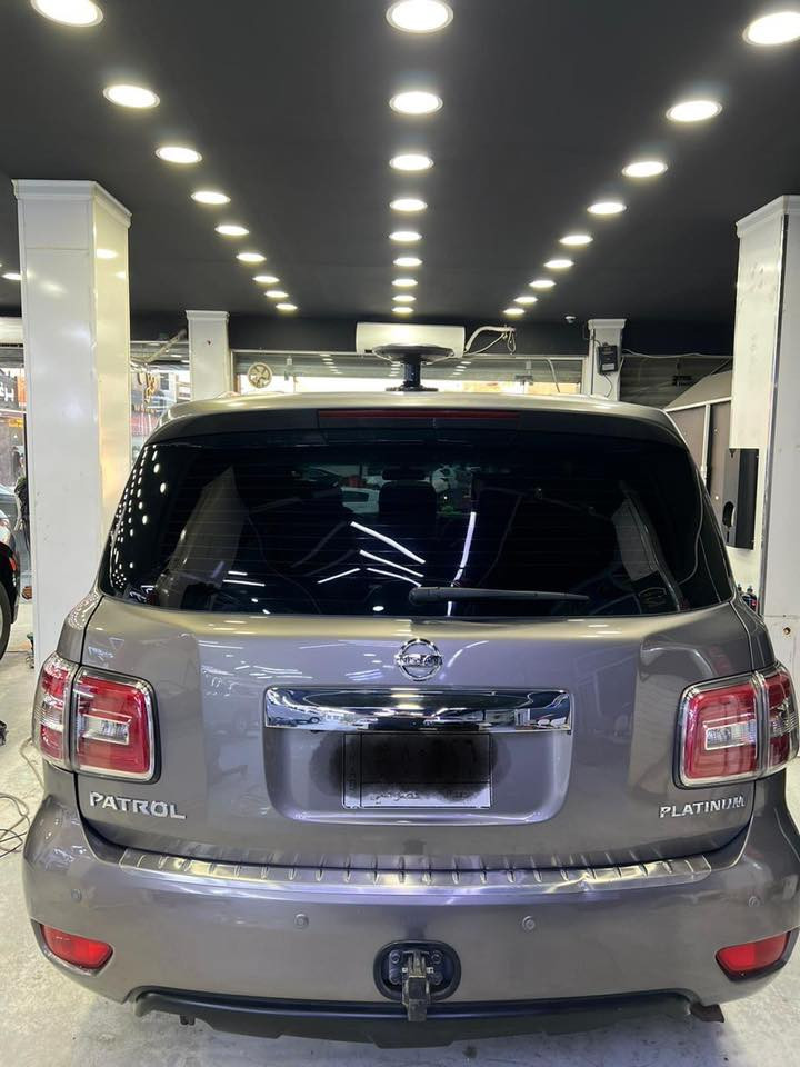 السلام عليكم 
للبيع نيسان باترول خليجيه 2016 بلاتينيوم فول مواصفات معروفه البلاتينيوم اعلى فئة بالباترول ماشيه 150 الف كيلو رقم بغداد باسمي تحويل ثاني يوم  السعر 30 الف دولار يعني 300 ورقه وبيها مجال للشراي 
بيها جاملغ جهة اليسرى صبغ اثر شخوط 
تخم تاير جديد 
للاستفسار الاتصال *********** بي وات ساب 
علما السيارة متواجده في السيديه
