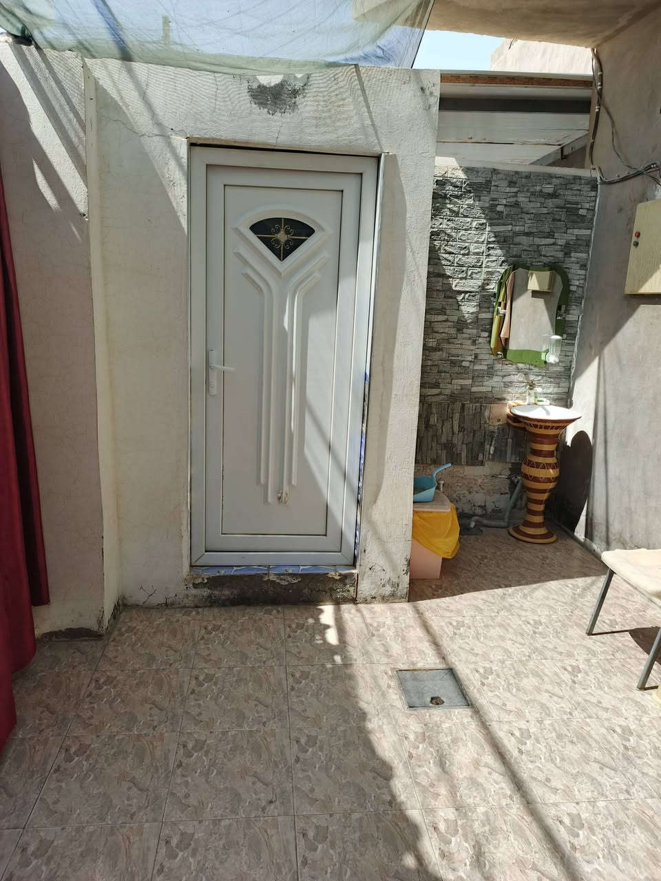 بيت زراعي سند25 مساحه 125حولي تربيه بناء حديث قرب مدرسة احمد الوائلي اعيد النشر بسب  الكاذبة رقم الهاتف ***********
