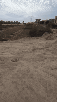 قطعه ارض للبيع مساحه ٥٠٠ متر متوفر ماء كهرباء موقع العلاك خلفه محطه بانزين العلاك قريبه عن شارع العام السعر ٥٦ وبيها مجال للاتصال ‏‪***********‬‏
