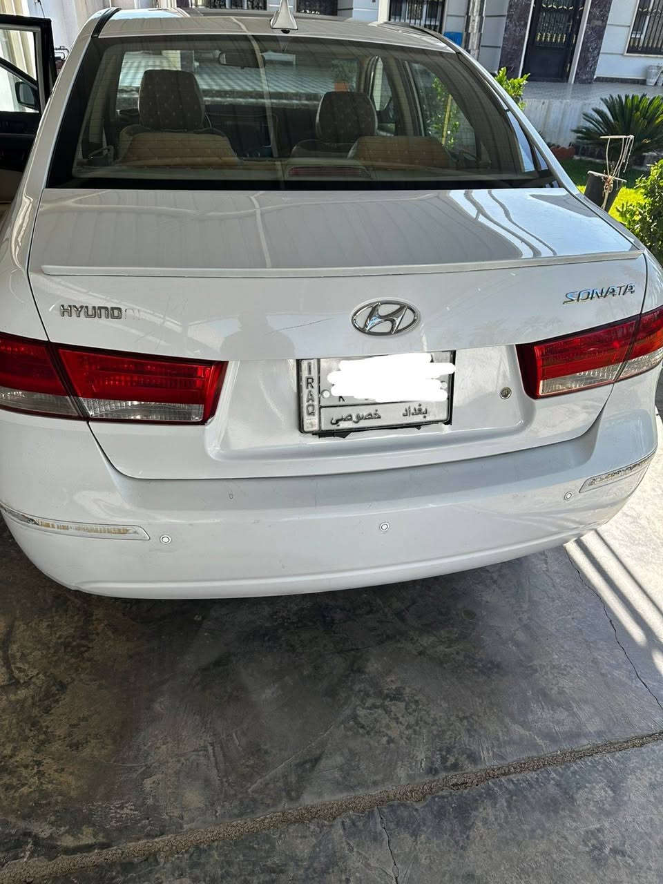 السلام عليكم
سوناتا ٢٠١١ خليجي بغداد
فتحة سقف.. اشاير مري.. محرك ٢٠٠٠ مكفول
تحكمات ستيرن...باب خلفي صبغ فقط 
مكان السياره صلاح الدين بلد.. السعر ١٢٨
***********
