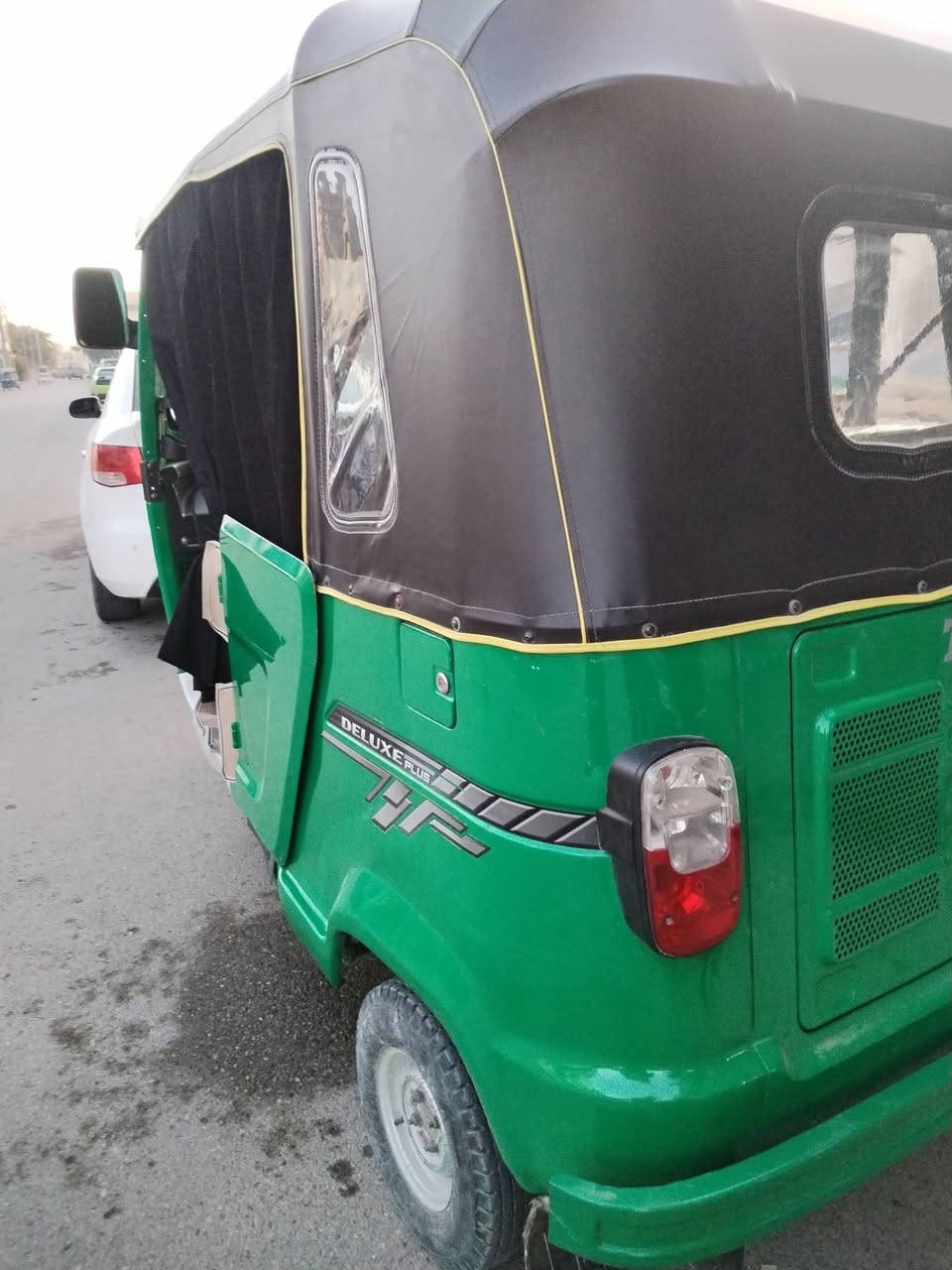 متاح تكتك للبيع موديل 2022رقم وسنويه انكليزي هزه كامله كفاله عامه كشر ومحرك  تحويل مباشر السعر 7500 وبيه مجال لطيبين  الاستفسار أكثر ***********
