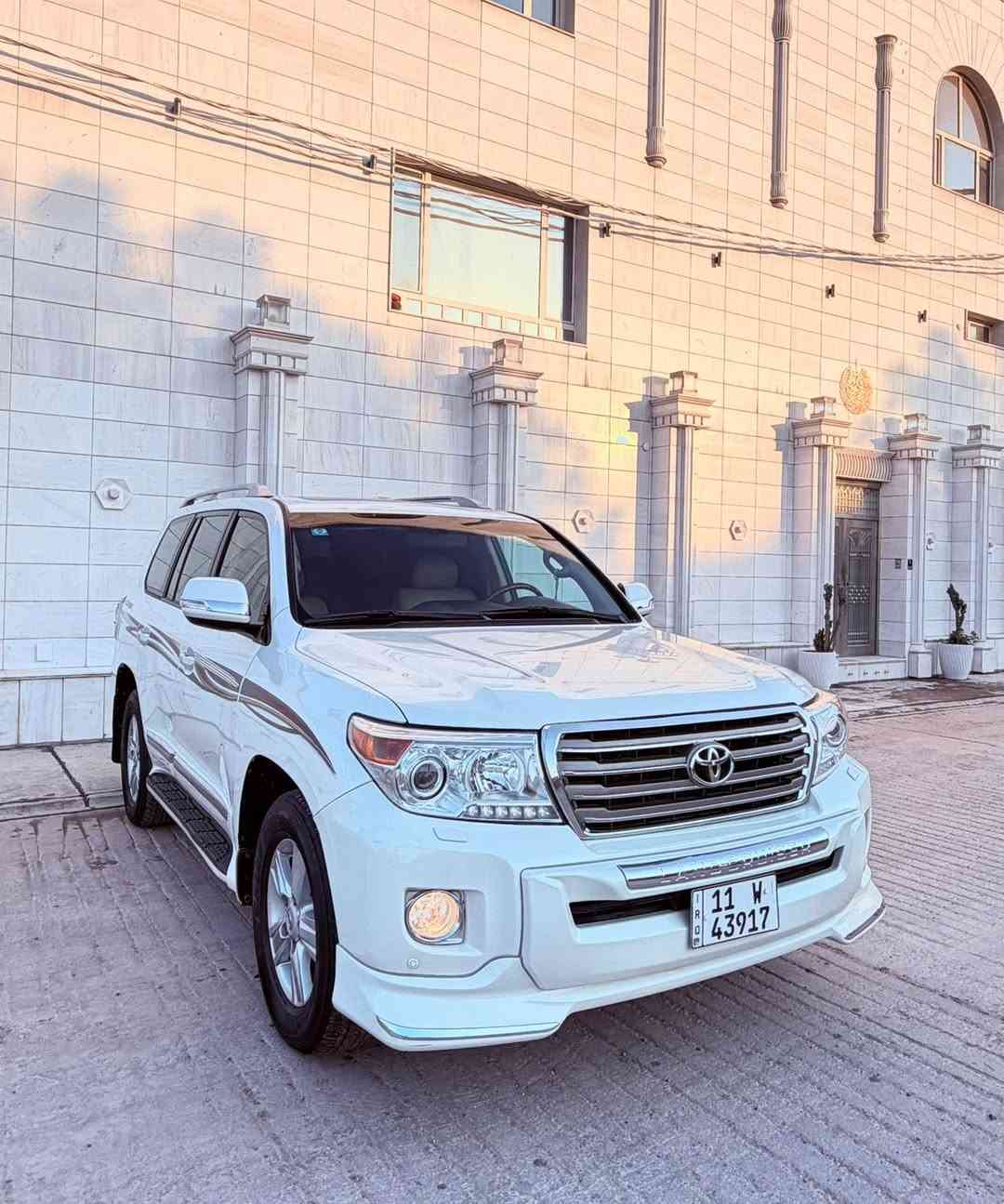 سلام عليكم
الحلال للبيع او المراوس حسب القناعة 
لاندكروز 2013 بريم اصل
Gxr v8
مكينة ثمانيه سلندر
رقم بغداد الجديد سنوية وهزة جدد باسمي
فول مواصفات 1/1
ماشية 170 الاف كم اصل
كتلوكات شركة بيها 
على ايد وحدة من هيه زيرو 
مكينة كير حداديه تخم تاير باتري كهربائيات كلهن جدد  ما مفتوحات على وضع الوكاله

كفاله عامة من الصبغ و التبديل و الفتح عدا PDR كد اصبعين فقط و سونارها موجود 
المواصفات:-
سلايد فتحة
ثلاجة 
كشنات جلد اصل بيجي 
كشنات كهربائي ثلاث دكم
شاشة + كامرة + حساس امامي خلفي كلهن بلاد 
تحكمات ستيرن 
مري شفط 
سبعه راكب
نظام فور ويل 
تشغيل عن بعد 
تشغيل بصمة وابواب وجنطة
والخ من المواصفات المعروفه……..
قليل بهل نظافه وبهذا الموديل
السعر 388$ وبي مجال كلش بسيط
مكان السياره النجف الاشرف
للاستفسار ***********
